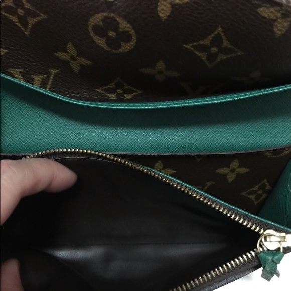 Louis Vuitton Emily wallet -PRICE IS FIRM- - Picture 5 of 8